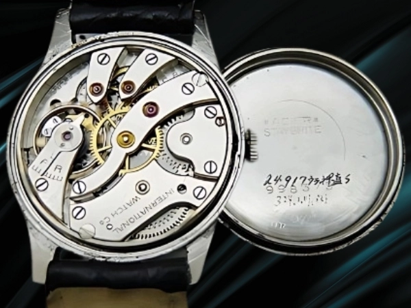 IWC オールドインター スモールセコンド Cal.83 SS スクリューバック マットブラック セクターダイヤル 筆記体ロゴ 社外製ジュビリーブレス 手巻き INTERNATIONAL WATCH Co. [代行おまかせコース]