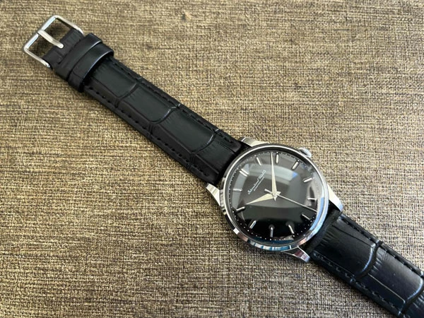 IWC オールドインター ブラックミラーダイヤル 筆記体ロゴ Cal.89