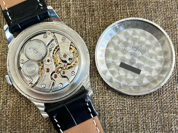 IWC オールドインター ブラックミラーダイヤル 筆記体ロゴ Cal.89