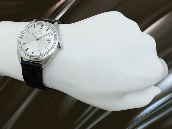 IWC ヨットクラブ ペラトン式 Cal.8541B SS お魚リューズ シルバーダイヤル IWCサントーニ社製レザーストラップ+尾錠装着 オートマチック INTERNATIONAL WATCH Co. Yacht Club [代行おまかせコース]