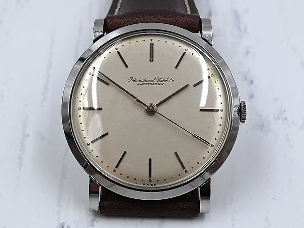 IWC オールドインター International Watch Co. 筆記体ロゴ Schaffhausen 変形ラグ ビッグケース Vintage