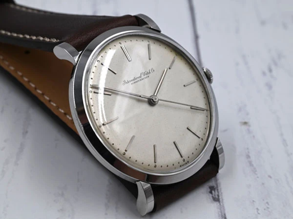 IWC オールドインター International Watch Co. 筆記体ロゴ Schaffhausen 変形ラグ ビッグケース Vintage