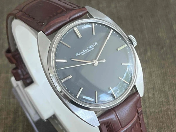 IWC オールドインター グレー文字盤 Cal.401 筆記体ロゴ