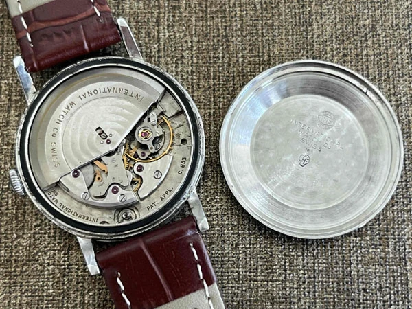 IWC オールドインター グリーン文字盤 ペラトン式 Cal.853 旧型シーラカンス(お魚)リューズ