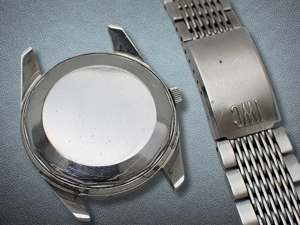 IWC オールドインター ラウンド デイト Ref.R820AD Cal.8541B SS 筆記体ロゴ シルバーダイヤル 多連式ブレスレット装着 オートマチック 2025年OH済 時計店修理明細付属 INTERNATIONAL WATCH Co. [代行おまかせ コース]