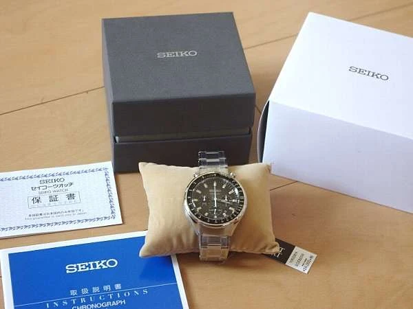 セイコー 新品未使用 SEIKO クロノグラフ 黒ウマ 復刻 保証書付属