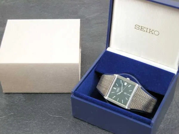 セイコー エムブレム クォーツ グリーンダイヤル 未使用保管品 SEIKO