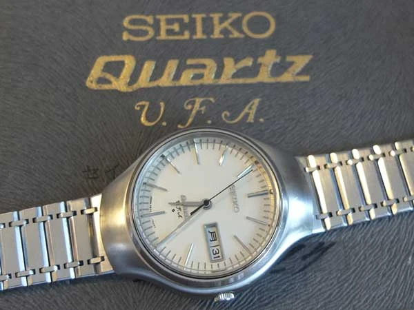 セイコー SEIKO v.f.a. 3823-7000 ホワイト文字盤 ウィークデーター クオーツ VFA 純正箱 説明書付