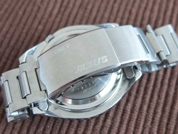 セイコー SEIKO アクタス ACTUS　黒文字盤 オートマチック 7019-8010 21石 自動巻き 未使用