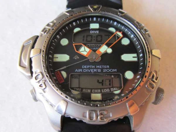 シチズン C500 チタン ダイバー 200M デジアナ クオーツ DEPTH METER AIR DIVERS ANTIMAG.4800 CITIZEN