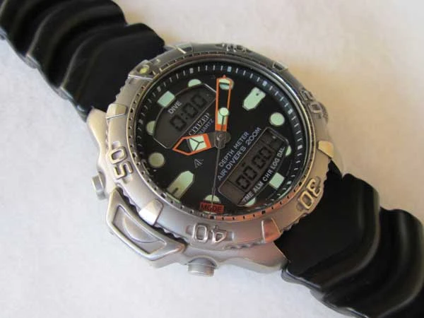 シチズン C500 チタン ダイバー 200M デジアナ クオーツ DEPTH METER AIR DIVERS ANTIMAG.4800 CITIZEN