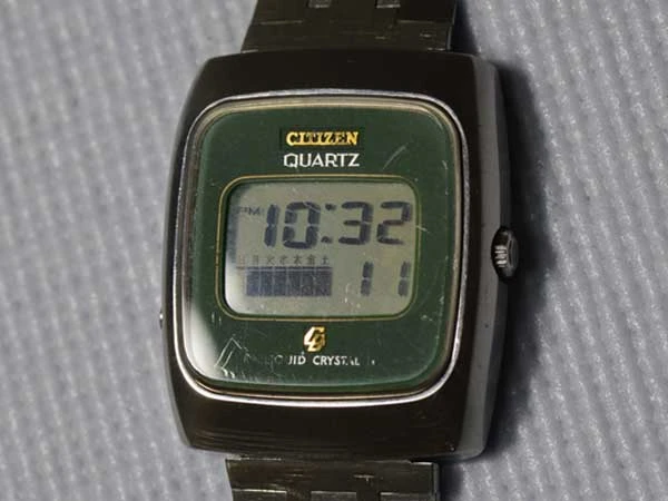 CITIZEN シチズン LIQUID CRYSTAL リキッドクリスタル ファーストモデル シチズン初のデジタルウオッチ ブレス付属