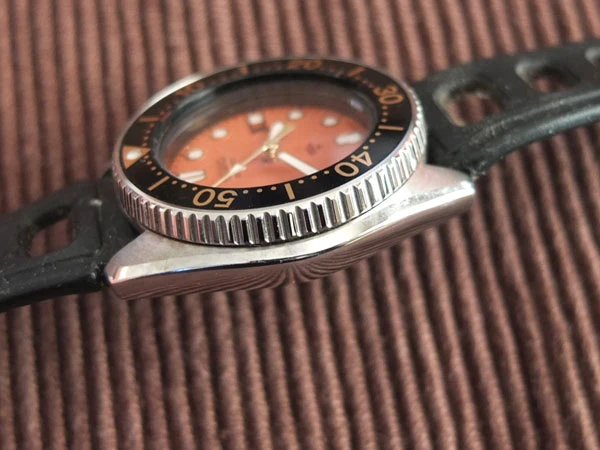 セイコー SEIKO ダイバー 150M 2625-0010 クォーツ オレンジ文字盤 保護塗料残存 美品 ボーイズサイズ