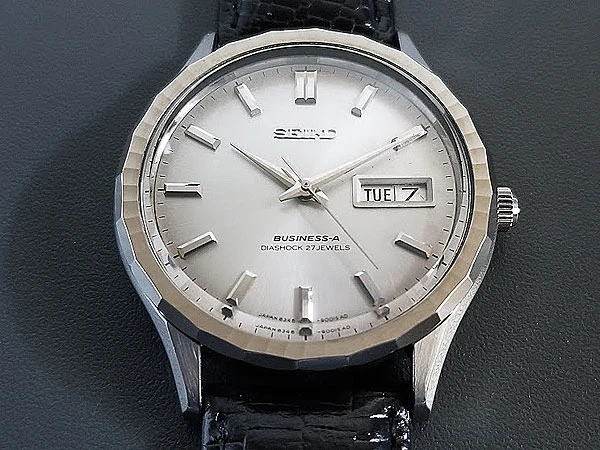 SEIKO -☆-極稀少モデル 1967年製 高級名機 SEIKO ビジネスＡ 27石 薄型８３４６－９０００ 自動巻紳士腕時計 文字盤に焼けがあり 未使用