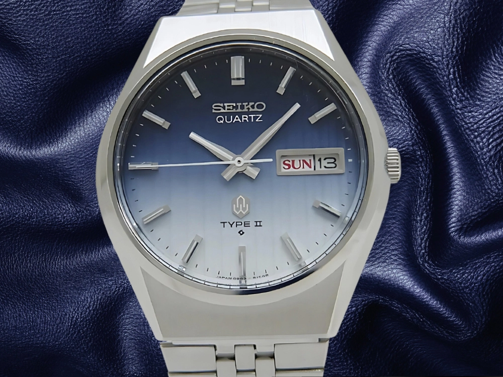 セイコー タイプ2 0903-8120 SS ブルーグラデーションダイヤル デイデイト ブレス仕様 クオーツ SEIKO TYPEⅡ QUARTZ [代行おまかせコース]