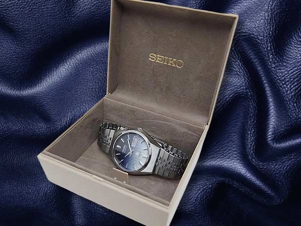 セイコー タイプ2 0903-8120 SS ブルーグラデーションダイヤル デイデイト ブレス仕様 クオーツ SEIKO TYPEⅡ QUARTZ [代行おまかせコース]