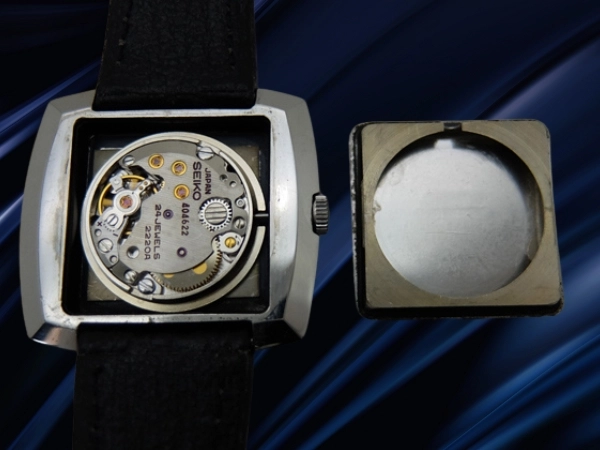 セイコー 24石 2220-3240 SS 格子柄角型 スクエア ブルーダイヤル 2針 手巻き SEIKO [代行おまかせコース]