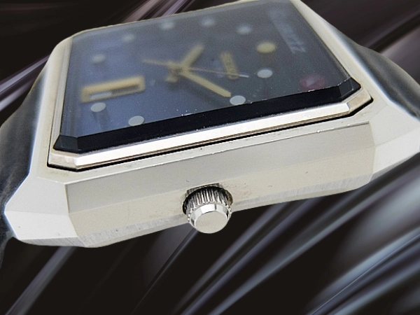 セイコー クオーツ V.F.A 3923-502A SS スクエア ブルーグラデーションダイヤル セコンドフラッシュ機能 SEIKO Quartz V.F.A. [代行おまかせコース]
