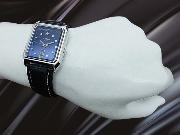 セイコー クオーツ V.F.A 3923-502A SS スクエア ブルーグラデーションダイヤル セコンドフラッシュ機能 SEIKO Quartz V.F.A. [代行おまかせコース]