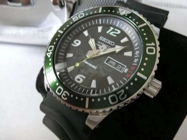 セイコー SEIKO『Kawasaki×SEIKO Ninja ZX-10Rウォッチ』 SZEL009 4R36-13E0 未使用品