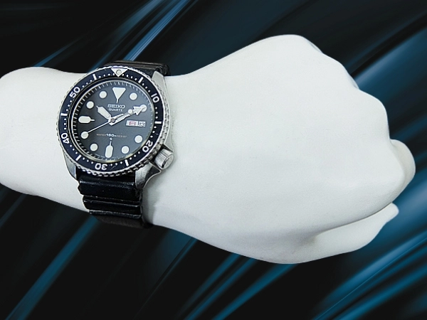 セイコー ダイバー 150m 7548-7000 SS 両方向回転ベゼル ブラックダイヤル ラバーべルト クオーツ SEIKO Diver QUARTZ [代行おまかせコース]