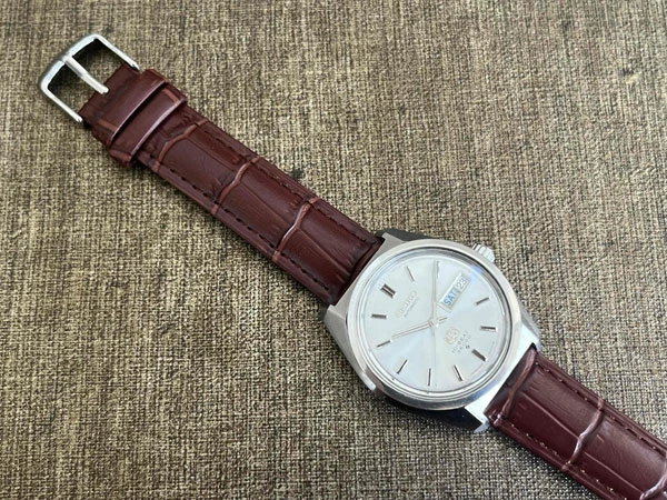 グランドセイコー GRANDSEIKO 唐草文字盤 Arabesque 6146-8000 GSメダリオン 61GS