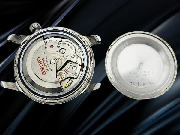 セイコー ワールドタイム 6217-7000 SS リネンシルバーダイヤル 社外ブレス装着 ファーストモデル オートマチック SEIKO WORLD TIME 1st [代行おまかせコース]