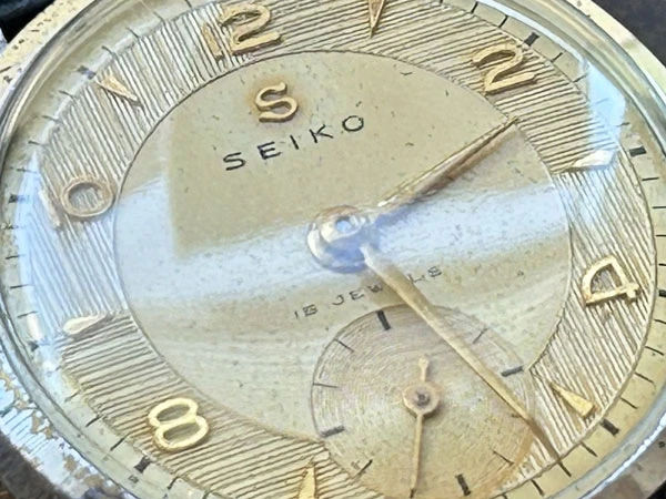 セイコー スモールセコンド ギョーシェダイヤル