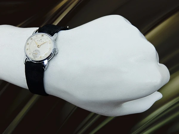 セイコー スモールセコンド 1183 メッキ/SS ツートンダイヤル SEIKO製スエード調ストラップ装着 アンティーク 手巻き SEIKO [代行おまかせコース]