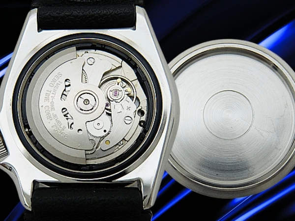 セイコー ブラックボーイ ダイバーズ 200m SKX007K1 7S26-0020 SS ブラックダイヤル ウレタンバンド装着 オートマチック 海外モデル BOX・保証書付属 SEIKO DIVER'S [代行おまかせコース]