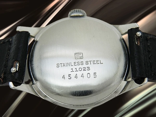 セイコー スモールセコンド Cal.新10A型(バナナ型) SS パティナダイヤル 植字蛇S 社外レザーストラップ装着 手巻き SEIKO [代行おまかせコース]