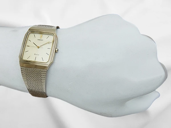 セイコー ドルチェ Ref.SACT039 9531-5160 タングステンカーバイド 超硬合金ケース スクエア ストライプ模様ゴールドダイヤル メッシュブレス装着 薄型クォーツ 2023年メーカーOH済 BOX・保証書・修理明細付属 SEIKO QUARTZ Dolce [代行おまかせコース]