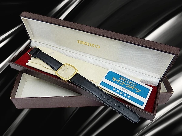 セイコー シャリオ 7820-5280 重量28g 18KYG 金無垢 スクエア 2針 ゴールドダイヤル 社外レザー装着 取説付属 クオーツ SEIKO CHARIOT [代行おまかせコース]