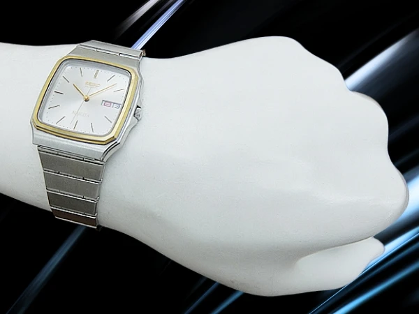 セイコー マジェスタ 9063-5000 SS/SGP 薄型 スクエア シルバーダイヤル デイデイト ワンプッシュ式ブレス装着 クオーツ SEIKO MAJESTA [代行おまかせコース]