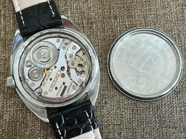 グランドセイコー GRANDSEIKO アイスブルー文字盤 4520-7010 ハイビート Cal.4520A 45GS