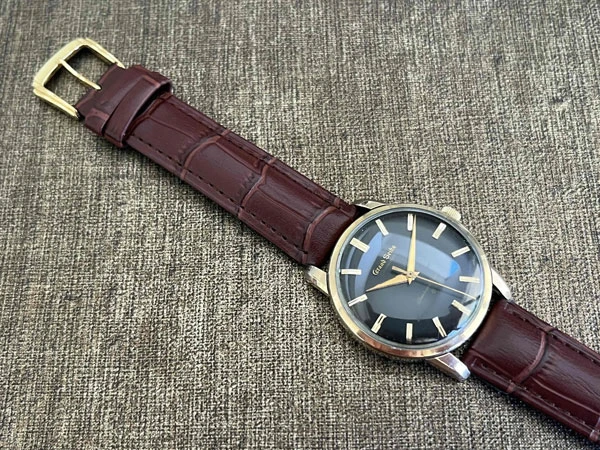グランドセイコー ファーストモデル J14070 ブラックミラーダイヤル 14K GOLD FILLED CHRONOMETER アップライトロゴ 獅子メダリオン
