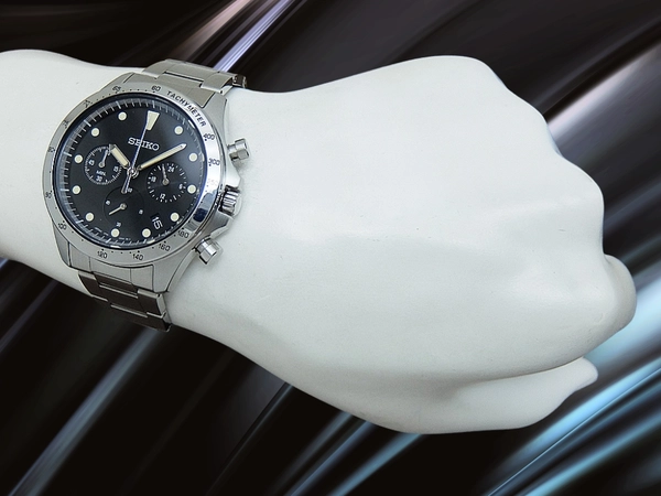 セイコー × ナノユニバース クロノグラフ SZSJ007 8T63-00N0 SS ブラックダイヤル 3連ブレス装着 別注第3弾 クオーツ BOX・保証書付属 SEIKO × nanouniverse [代行おまかせコース]