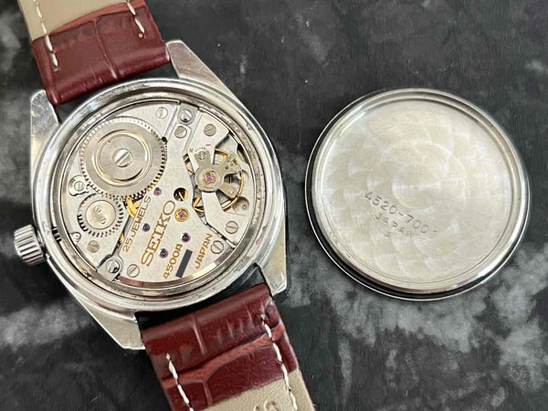 グランドセイコー GRAND SEIKO 4520-7001 絹目文字盤 ハイビート 45GS GSメダリオン