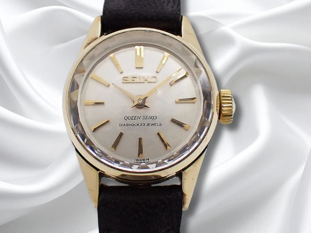 クイーンセイコー 1020-0010 23石 Cal.1020A 14K GOLD FILLED 王冠メダリオン カットガラス シルバーダイヤル 社外レザー装着 手巻き QUEEN SEIKO [代行おまかせコース]