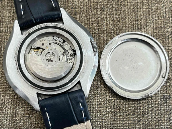 セイコー シャリオ SEIKO CHARIOT ブルーマーブル文字盤 2201-8000 ラピスラズリ
