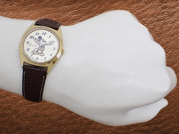 セイコー アルバ Y131-6030 GP/SS パイアイ ミッキーマウス レザーベルト装着 クオーツ SEIKO ALBA walt disney productions [代行おまかせコース]