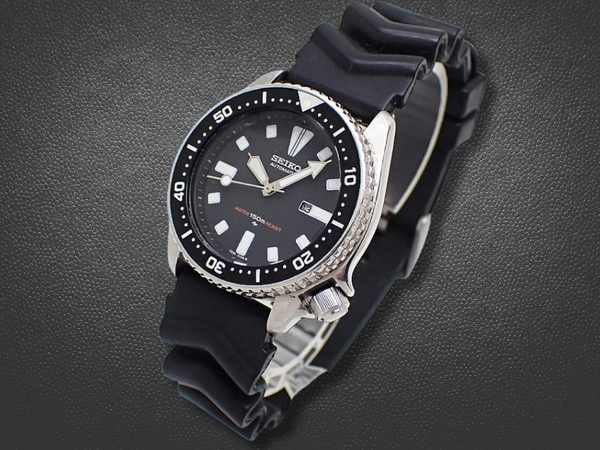 セイコー ダイバーズ 150m 4205-0151 SS ミッドサイズ ブラックダイヤル ウレタンバンド装着 オートマチック SEIKO DIVER'S [代行おまかせコース]