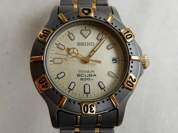 セイコー 7N35-6100 チタン ダイバー 200M クオーツ ボーイズサイズ 90年代 カレンダー付き SEIKO TITANIUM SCUBA