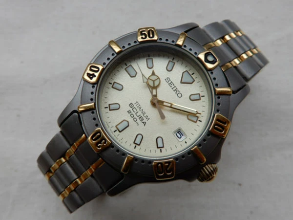 セイコー 7N35-6100 チタン ダイバー 200M クオーツ ボーイズサイズ 90年代 カレンダー付き SEIKO TITANIUM SCUBA