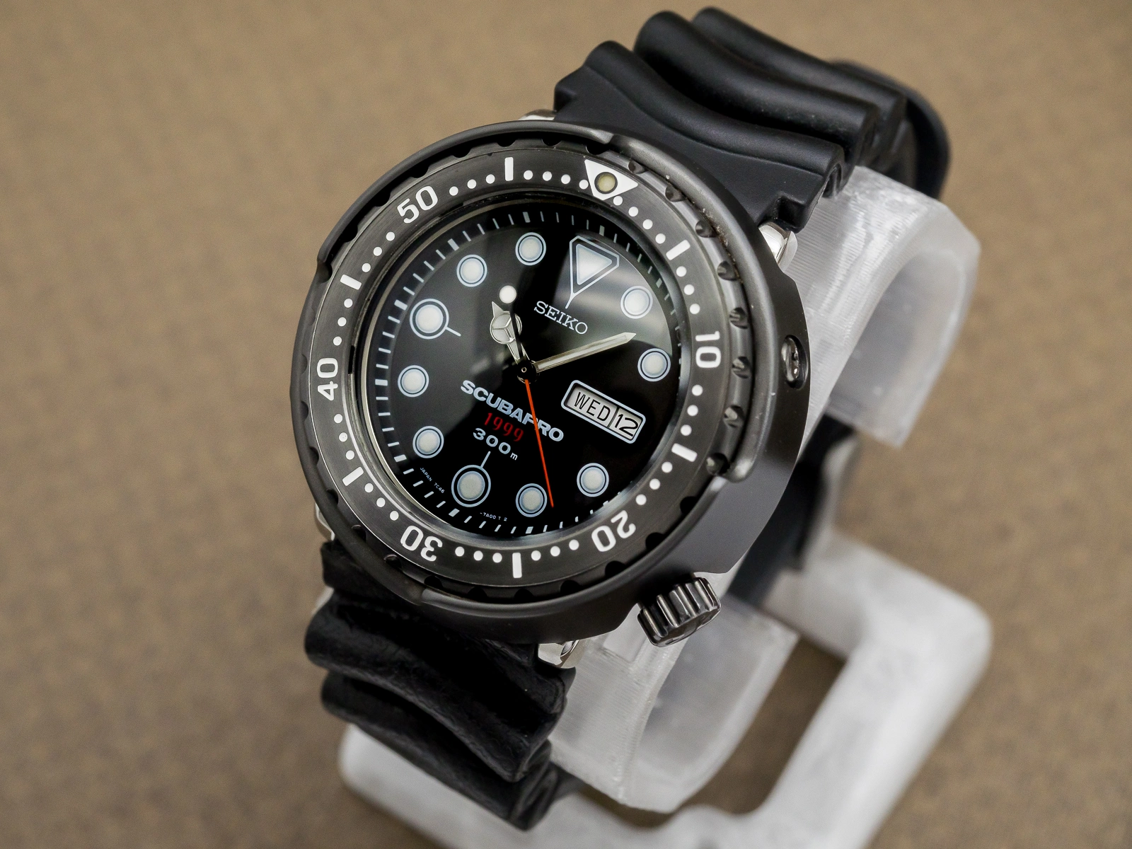セイコー ダイバー300M SEIKO × SCUBAPRO 1999 Wネーム 2000年ミレニアム記念 300本限定モデル  [ 代行おまかせコース ]