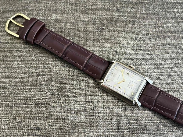 ルクルト LECOULTRE 10K GOLD FILLED ヴァシュロンコンスタンタン供給ムーブメントVXN刻印 Cal.438 レクタンギュラー MADE IN USA