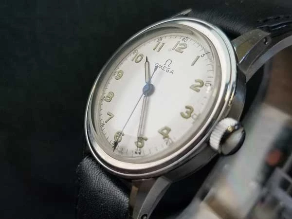 OMEGA オメガ Cal.R17.8SC 手巻き 1943年 ミリタリー ステップベゼル