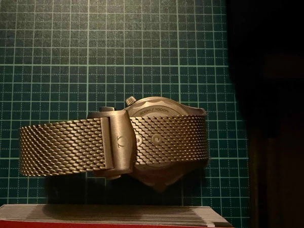 オメガ OMEGA シーマスター ダイバー300m 007エディション チタン製 箱・布製ケース(未使用)・保証書は完備