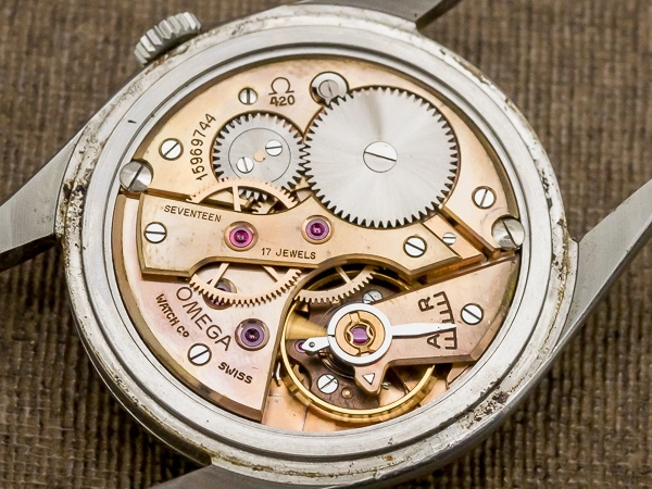 オメガ 手巻き 30mm Cal.420 ラウンドケース シルバーダイヤル ヴィンテージ OMEGA [ 代行おまかせコース ]