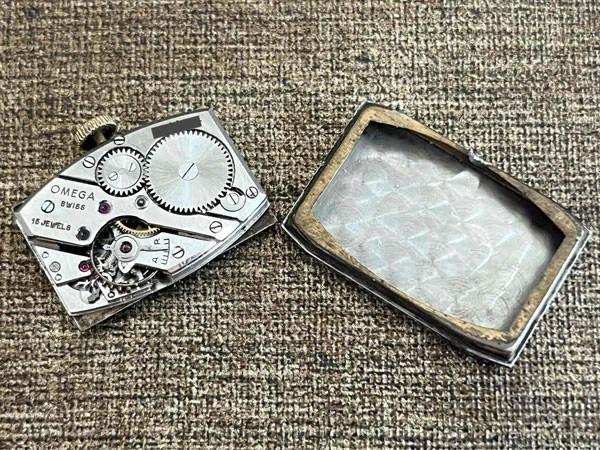 オメガ OMEGA レクタンギュラー 2トーンダイヤル スモールセコンド